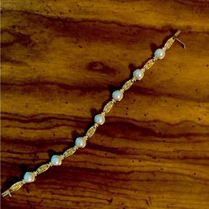 14k gold Pearl bracelet